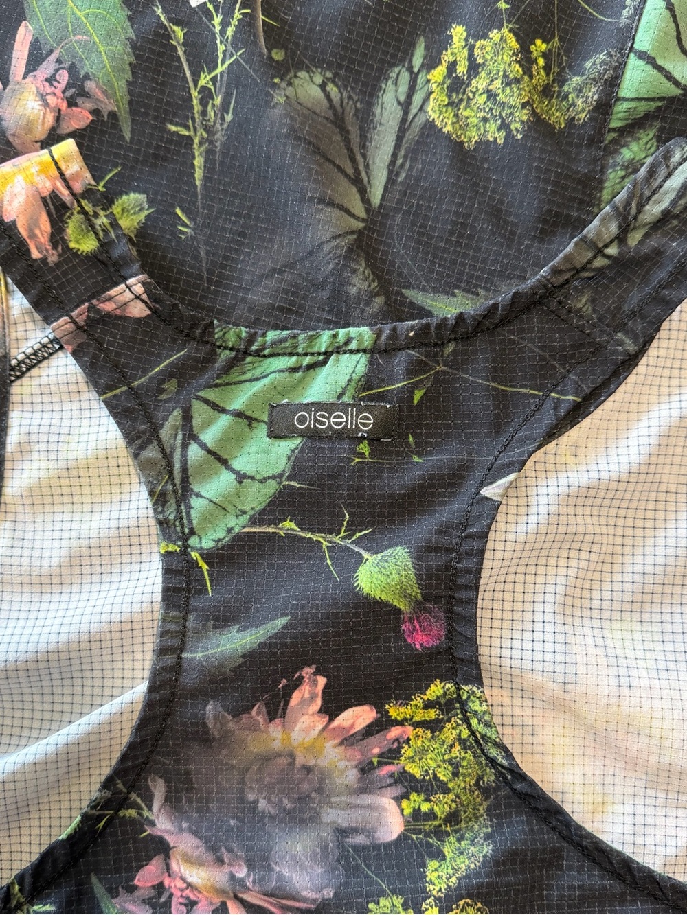 Oiselle Moody Floral Passport Tank Top - Picture 4 of 7